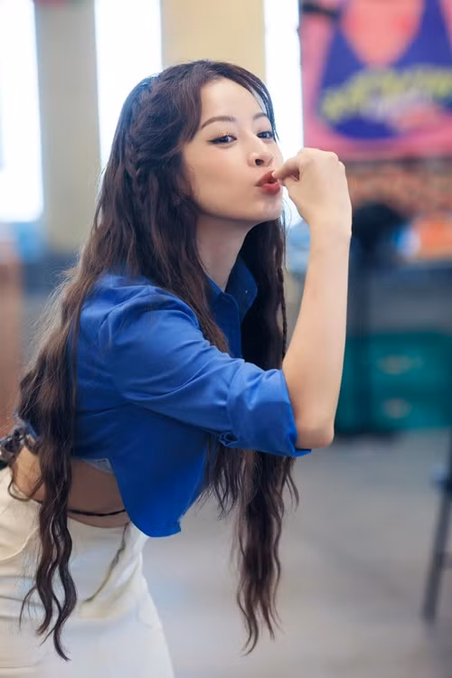 Nhiều người cho rằng Chi Pu nổi tiếng ở Trung Quốc nhờ nhan sắc xinh đẹp, khả năng trình diễn, sự thân thiện và hài hước.
