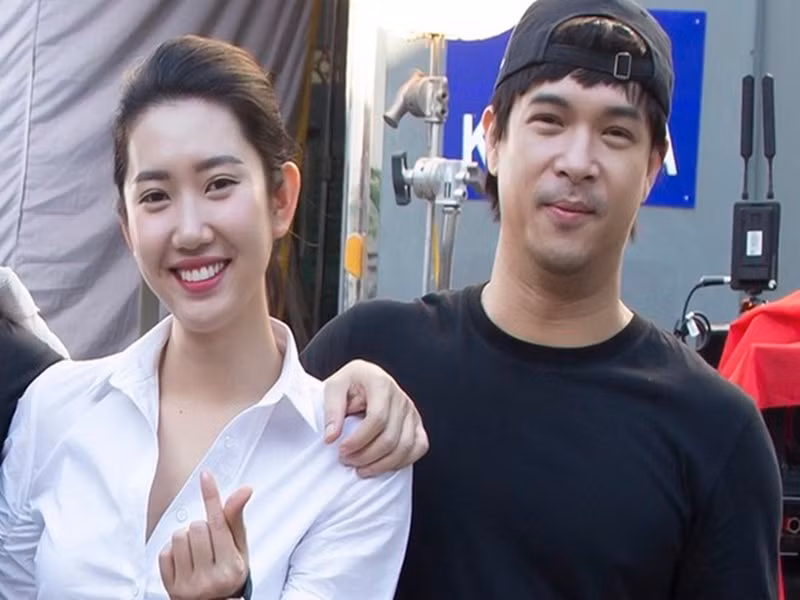 Ngoài Trung Dũng, Thúy Ngân còn bị đồn hẹn hò Trương Thế Vinh. Cả hai nhiều lần hợp tác trong các chương trình truyền hình. Thúy Ngân còn khá thân thiết với Trương Thế Vinh ngoài đời. Ảnh: Zing.