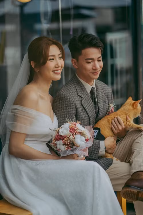 Thúy Ngân và S.T Sơn Thạch có nhiều tương tác. Thúy Ngân còn từng đóng MV của S.T Sơn Thạch năm 2022. Được fan đẩy thuyền với nam ca sĩ, Thúy Ngân khẳng định S.T Sơn Thạch là anh em thân thiết. Ảnh: Người Lao Động.
