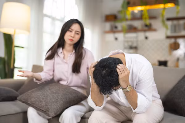 Mắc sai lầm lúc ly hôn, tôi cay đắng trắng tay ở tuổi 45 Mac sai lam luc ly hon, toi cay dang trang tay o tuoi 45