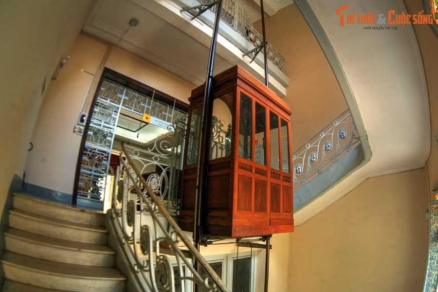 Vào thời điểm cực thịnh, công ty Hui Bon Hoa của chú Hỏa sở hữu tới 20.000 căn nhà phố khắp Sài Gòn – Chợ Lớn. Nhiều công trình vẫn được sử dụng đến nay như khách sạn Majestic, bệnh viện Từ Dũ, trung tâm cấp cứu Sài Gòn, chùa Kỳ Viên, khu biệt thự đường Lý Thái Tổ…