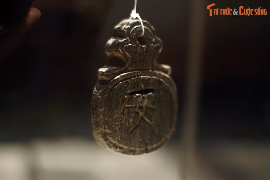 Sách có đoạn viết: “Năm 1613, Chúa Trịnh phong cho Đỗ Bá Hợp, tự là Minh Thông chức An Đông tướng quân đi dẹp loạn Phùng Lâm, vùng Hải Đông”.