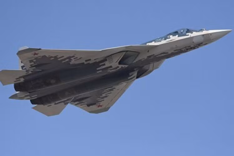 Cần lưu ý thêm rằng những chiếc chiến đấu cơ đang được gọi là Su-57 hiện nay chỉ là mẫu thử nghiệm Sukhoi T-50 mà thôi, dĩ nhiên là tính năng của chúng rất hạn chế.