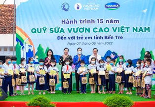 Hanh trinh nam thu 15 cua quy sua vuon cao Viet Nam khoi dong, mang sua den cho 21.000 tre em-Hinh-2