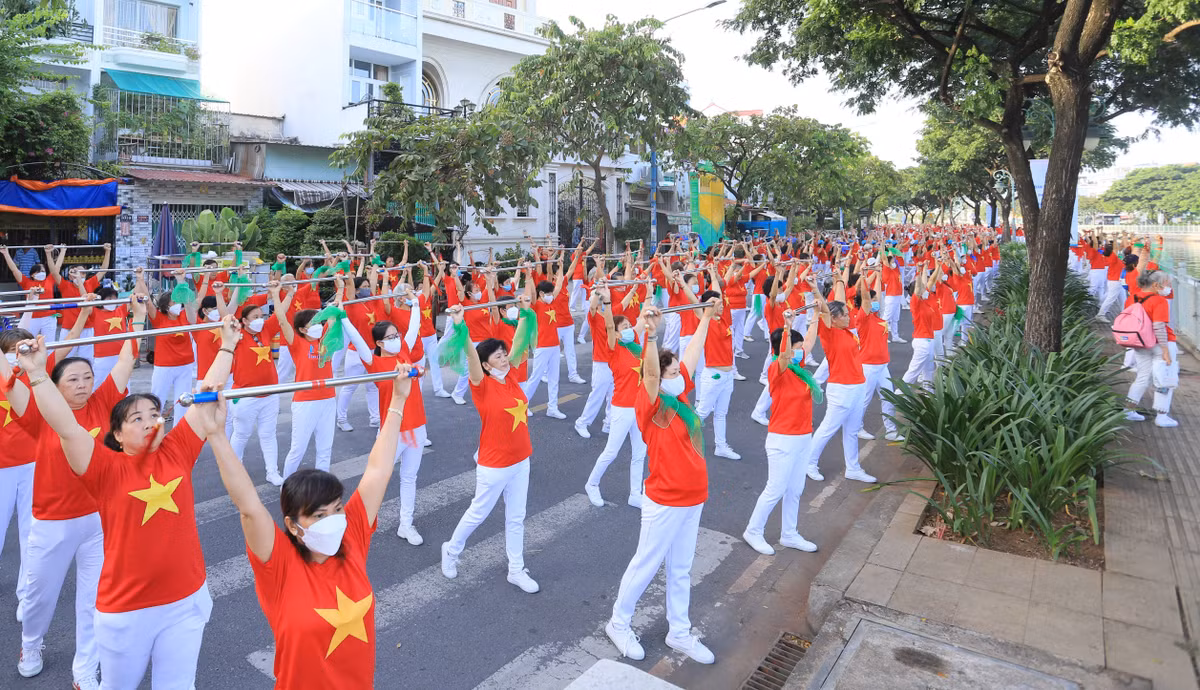 Varna dong hanh cung nguoi cao tuoi lan toa y thuc bao ve moi truong