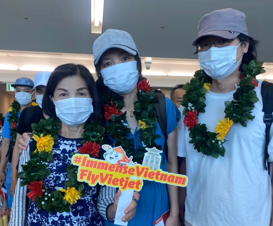 Tung bung bay thang Ha Noi den Fukuoka va Nagoya de dang cung Vietjet