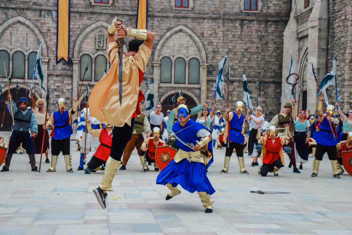 Man nhan voi show dien “Tran chien o Vuong quoc Mat Trang” tai Sun World Ba Na Hills-Hinh-4