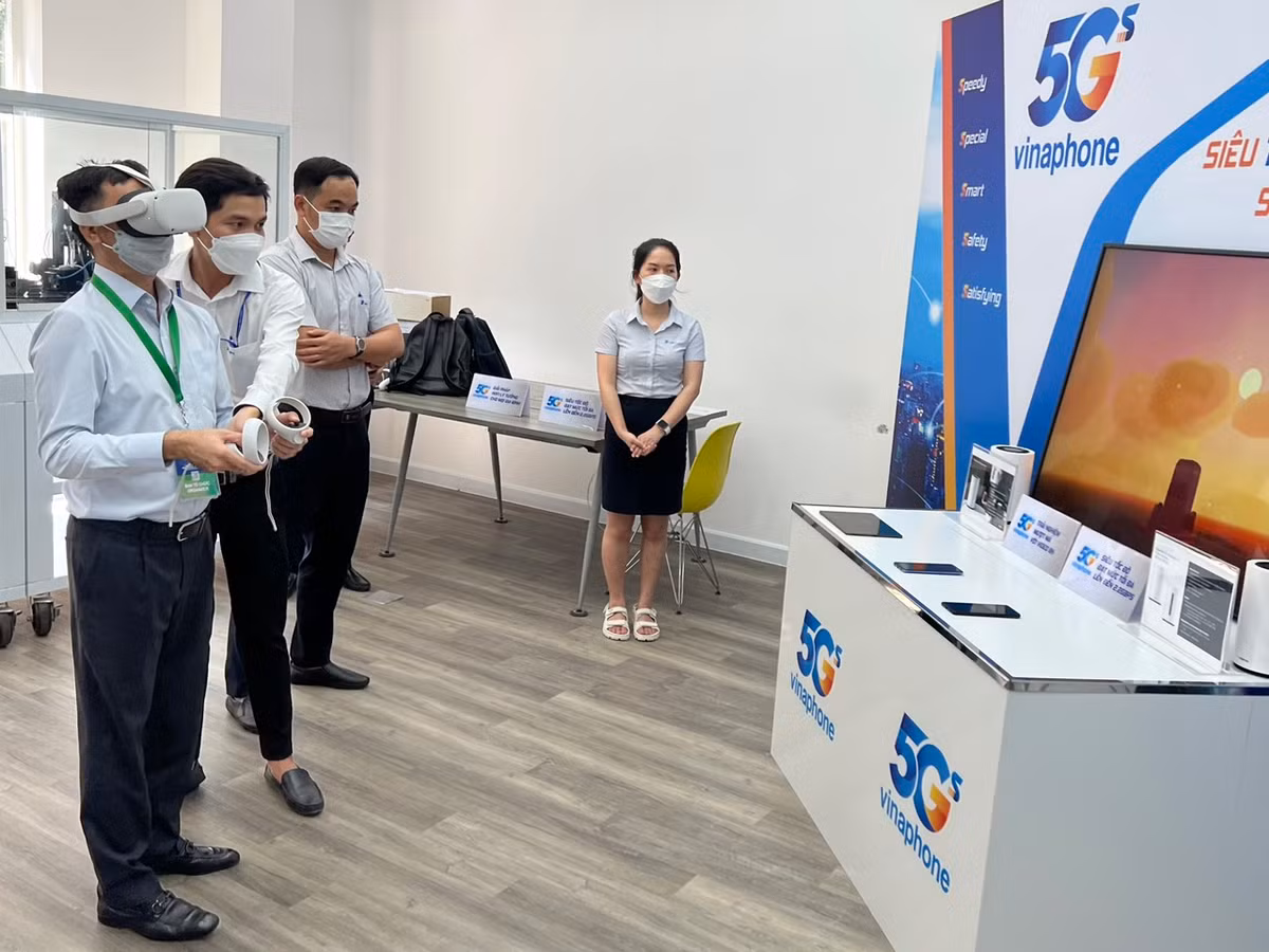 VNPT phát sóng 5G VinaPhone phục vụ sự kiện vinh danh Top 7 ICF VNPT phat song 5G VinaPhone phuc vu su kien vinh danh Top 7 ICF