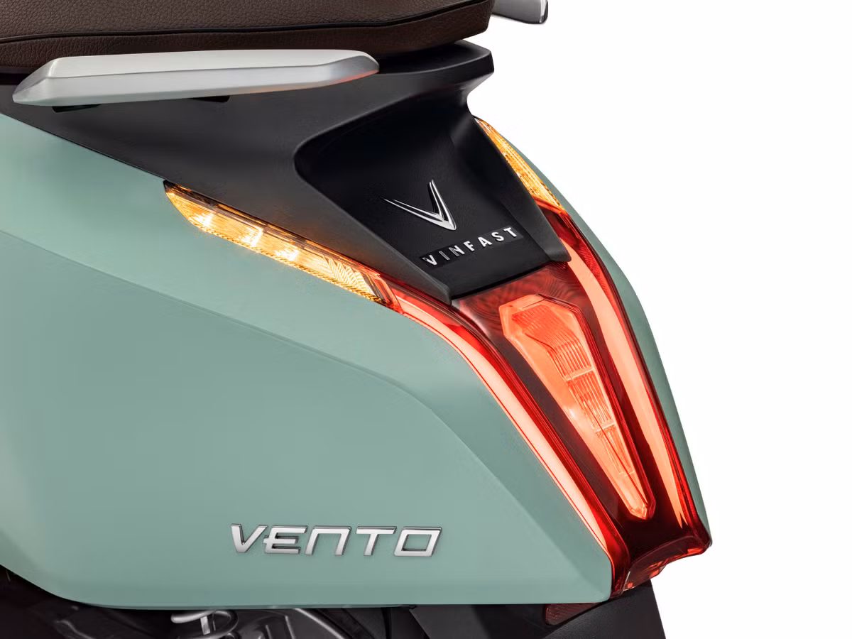 VINFAST ra mat xe may dien VENTO hoan toan moi, toc do toi da 80km/h-Hinh-3