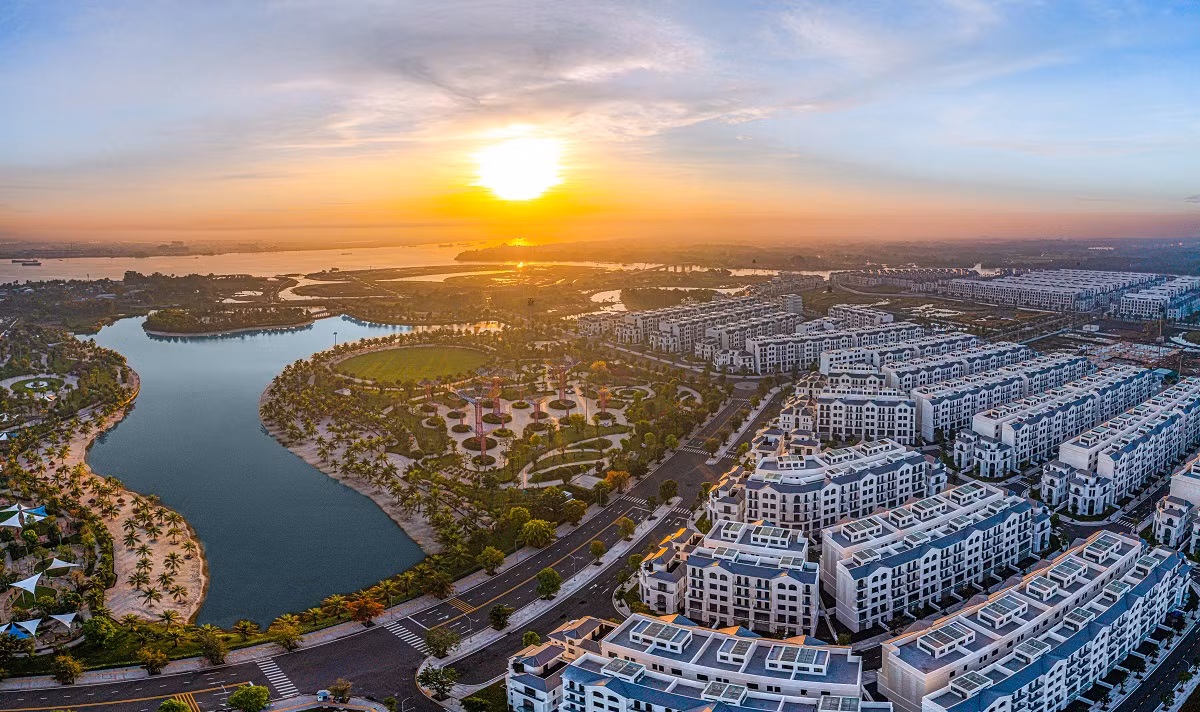 Vinhomes duoc vinh danh Top 10 Chu dau tu bat dong san hang dau Viet Nam-Hinh-2