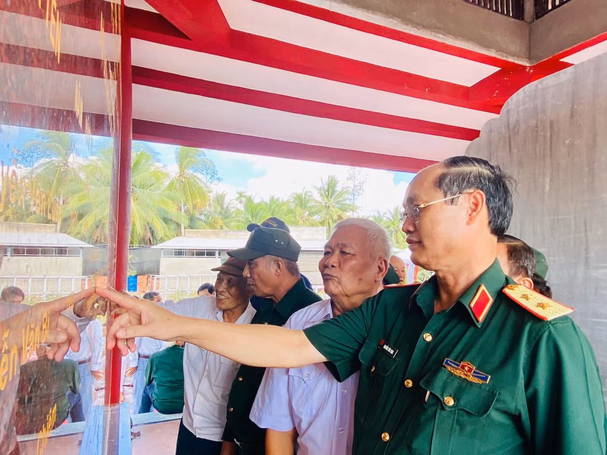 Khanh thanh cong trinh bia truyen thong LLVT Sai Gon-Gia Dinh tai Ben Tre-Hinh-6