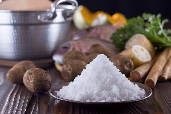 Muối. Tránh xa bất cứ loại thực phẩm nào quá mặn, nêm muối vừa phải để giúp cơ thể không bị trữ nước, đặc biệt là phần bụng.