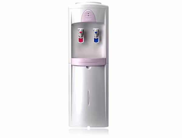 Bình nước nóng lạnh. Bình nước uống nóng lạnh là vật dụng phổ biến trong nhiều gia đình. Nhưng nếu không cẩn thận, trẻ có thể bị bỏng khi tiếp xúc với vòi nước nóng. Làn da của trẻ lại vô cùng mỏng và nhạy cảm. Vì vậy, bạn hãy đặt bình nước nóng lên cao tầm với của trẻ. Đồng thời, cài đặt nhiệt độ của bình nước nóng thấp hơn để an toàn cho cả gia đình.