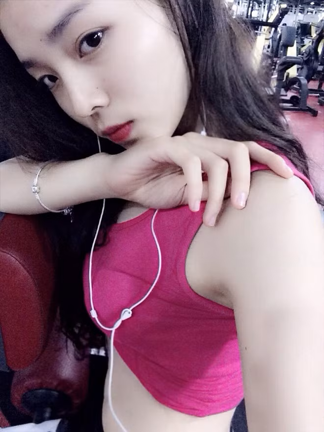 Sau khi đăng quang Hoa Hậu Việt Nam, dù bận rộn với các hoạt động xã hội nhưng Kỳ Duyên vẫn không bỏ bê việc tập luyện thể dục, cô liên tục khoe những bức ảnh eo thon, body chuẩn trong phòng tập gym.