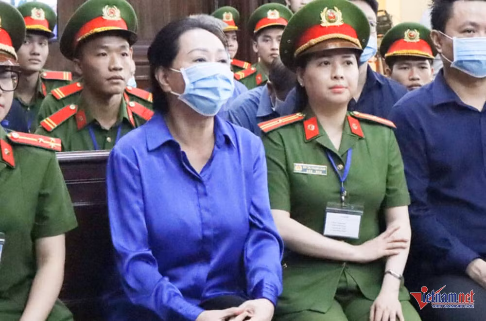 Nhóm tỉ phú ngoại hứa cho bà Trương Mỹ Lan vay 400 triệu USD Nhom ti phu ngoai hua cho ba Truong My Lan vay 400 trieu USD