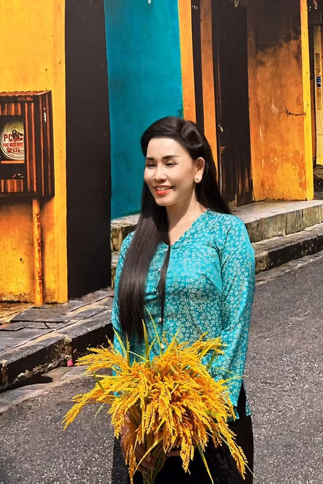 Thời gian qua, nữ ca sĩ thường xuyên lui tới các ngôi chùa, tìm sự bình yên trong tâm hồn qua việc ăn chay niệm Phật.