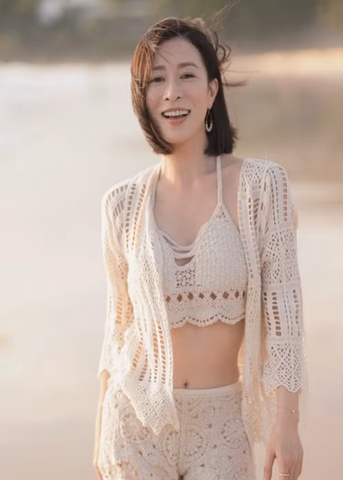 Xa Thi Mạn khoe dáng quyến rũ trong trang phục đi biển. Ảnh: FB Xa Thi Mạn.