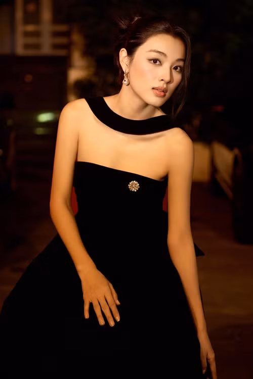 Mỹ nhân Gen Z khoe nhan sắc cuốn hút tại một sự kiện. Ảnh: FB Lan Thy.