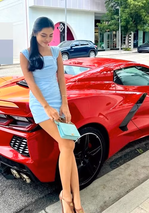 Người đẹp từng đăng tải nhiều bức ảnh bên siêu xe.