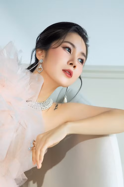 Nhan sắc là lợi thế của Lê Phương khi cô hoạt động trong showbiz Việt. Ảnh: FB Lê Phương.