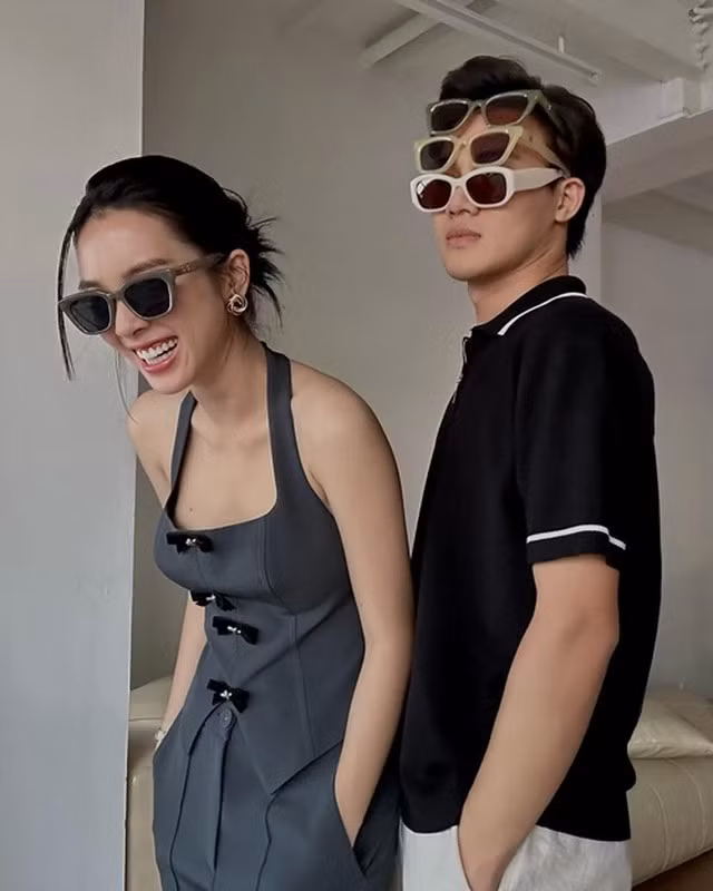 Trong một livestream vào tháng 2, Quỳnh Lương chia sẻ, vợ chồng chưa đăng ký kết hôn vì còn vướng mắc giấy tờ tài sản chung, tài sản riêng.