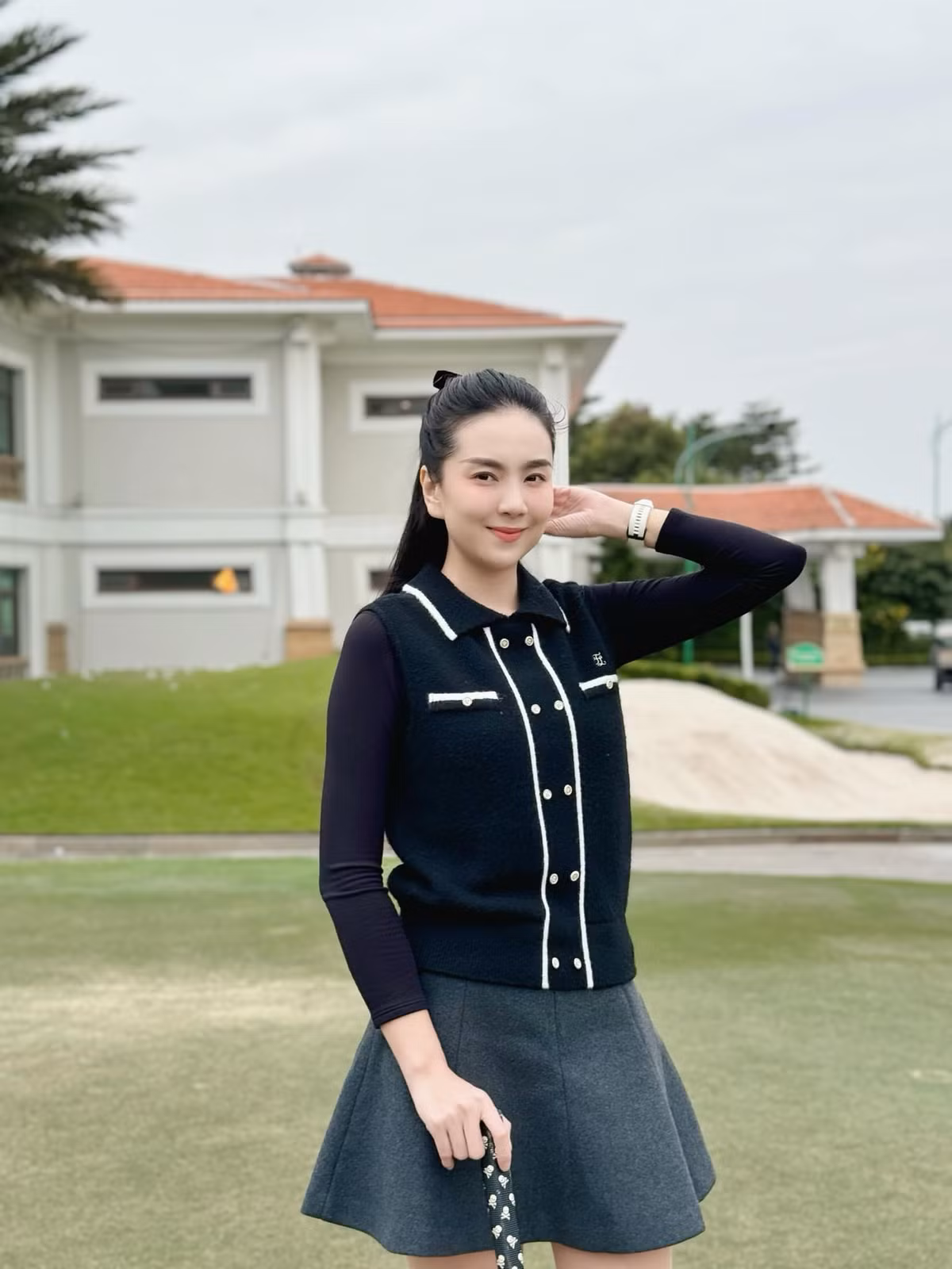 Chia sẻ trên trang cá nhân, "MC đẹp nhất VTV" cho biết đây là món quà ý nghĩa dành cho bản thân sau một năm làm việc đáng nhớ.