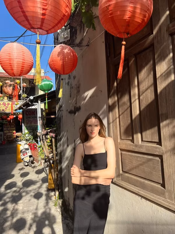 Với chiều cao nổi trội 1m83 và gương mặt xinh đẹp đậm chất Đông Âu, Tường Vy được các nhãn hàng Việt săn đón.