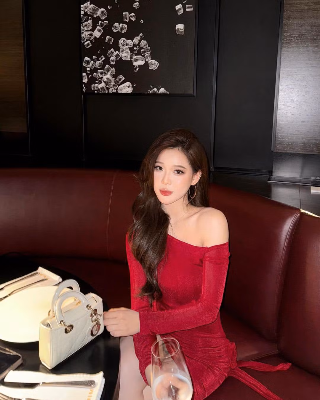 Đỗ Quỳnh Anh sinh năm 2005, hiện tại cô tròn 18 tuổi với nhan sắc xinh đẹp, tươi tắn và tràn đầy sức sống.