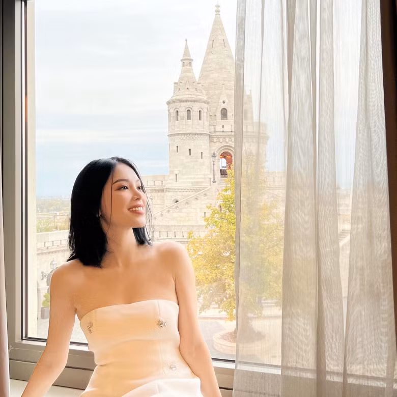 Điều này làm ai cũng ngạc nhiên vì trước đó thông tin cựu hot girl Linh Rin mang thai dường như được bảo mật hoàn toàn.