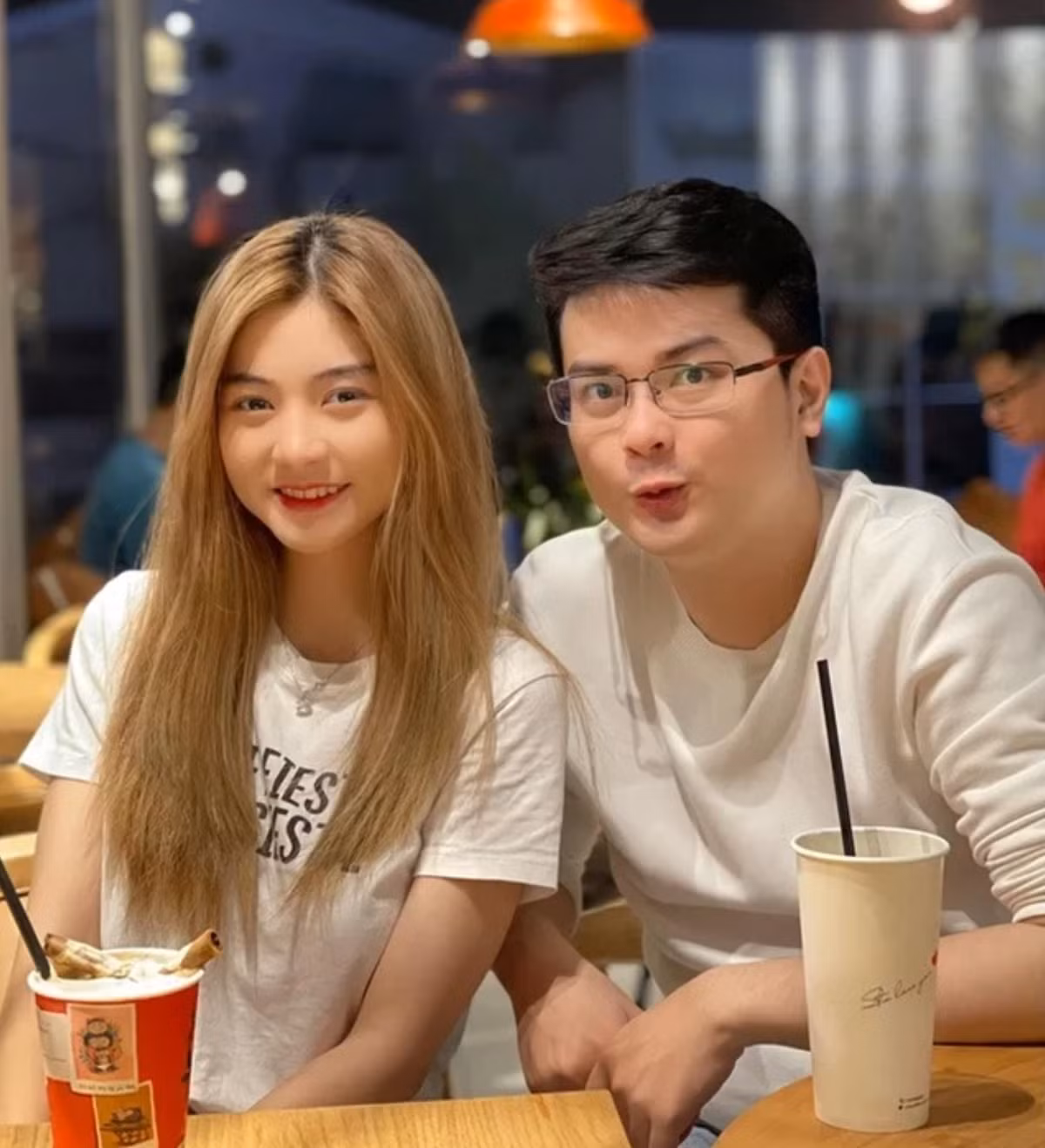 Điều mà những người yêu mến ấn tượng ở tình yêu của cặp đôi này là rất dễ thương, họ thường xuyên quan tâm, chăm sóc, đồng hành và hỗ trợ đối phương trong mọi dự án công việc.