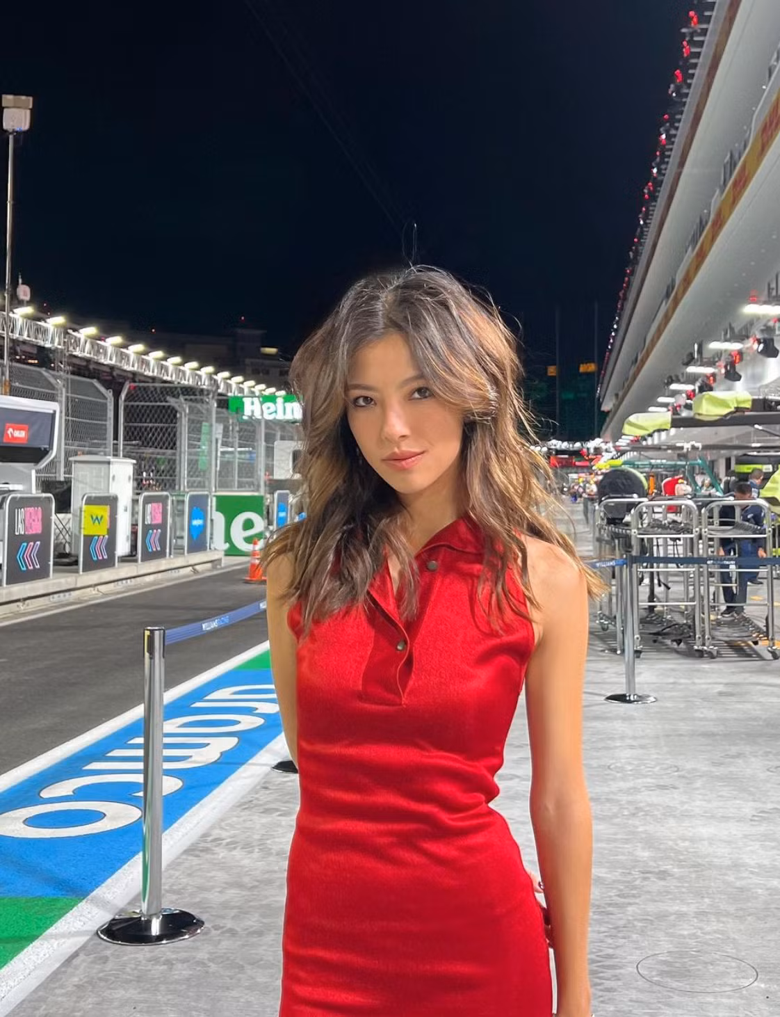 Lyli có đến 754.000 người theo dõi trên trang Instagram cá nhân - nơi cô thường xuyên đăng tải những bức hình "đốt mắt" người xem.