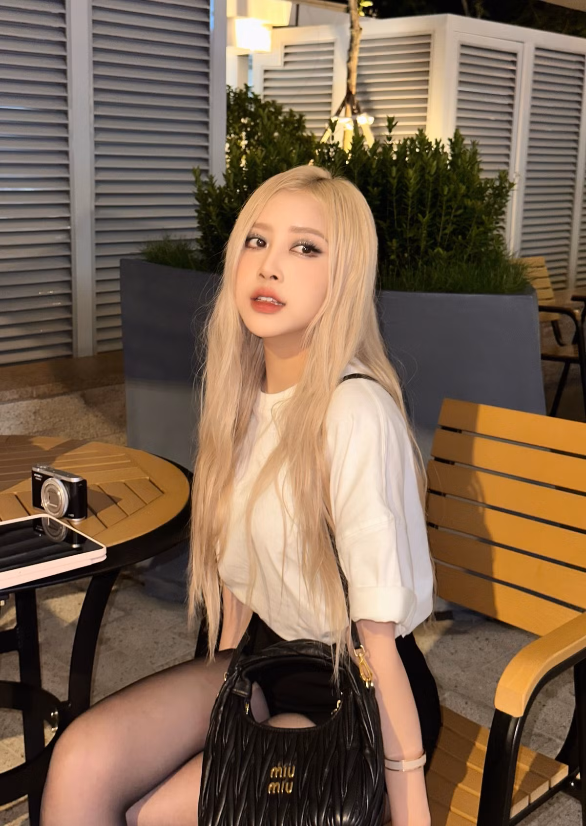 Nhiều cư dân mạng nhận xét Lê Huyền Diệu có nhan sắc chuẩn một nữ thần.