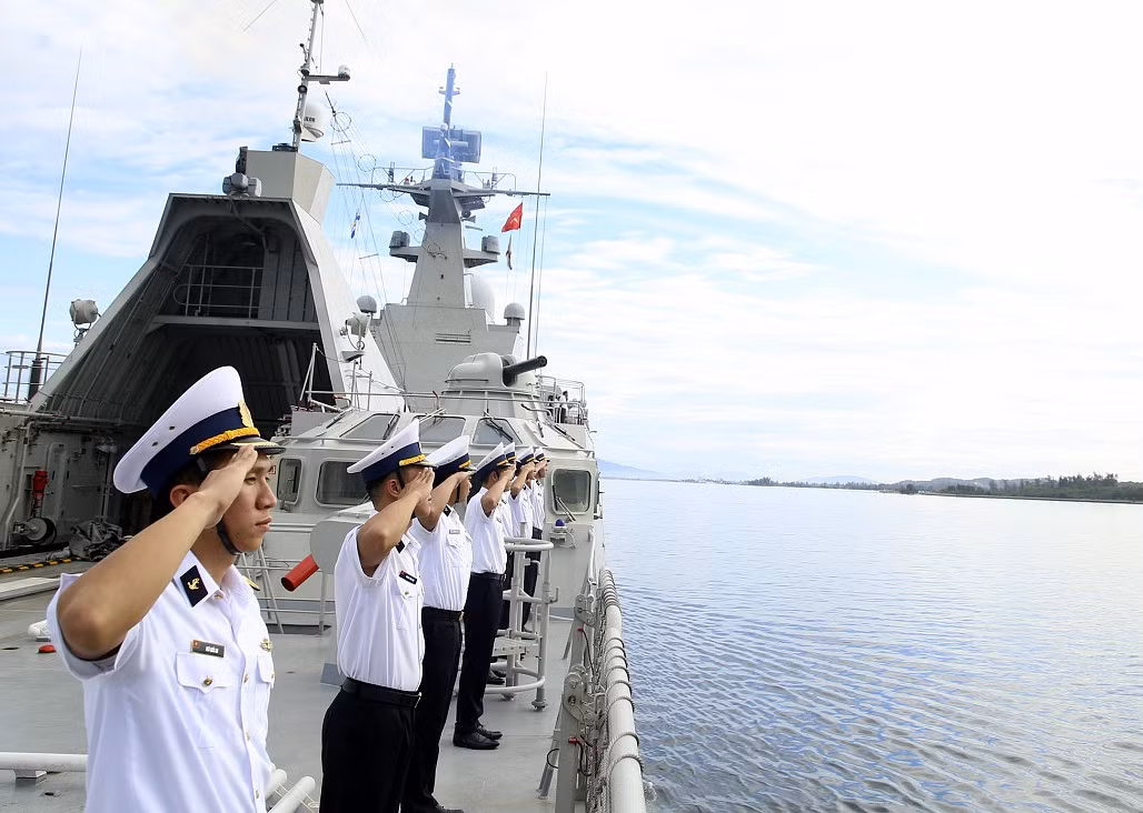 Tổng cộng trên thế giới giờ đang có sáu tàu hộ vệ tên lửa Gepard 3.9, trong đó có bốn tàu phục vụ trong lực lượng Hải quân Việt Nam, hai tàu còn lại phục vụ trong Hải quân Nga. Nguồn ảnh: Pinterest.