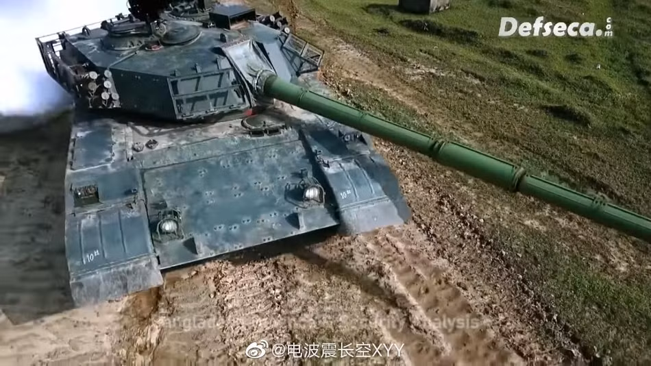 Tại nhiều quố gia trên thế giới hiện nay, xe tăng T-54/55 hay phiên bản do Trung Quốc sản xuất mang tên Type 59 hiện vẫn được sử dụng với số lượng rất lớn và thường xuyên được nâng cấp, cải biên. Nguồn ảnh: Sina.