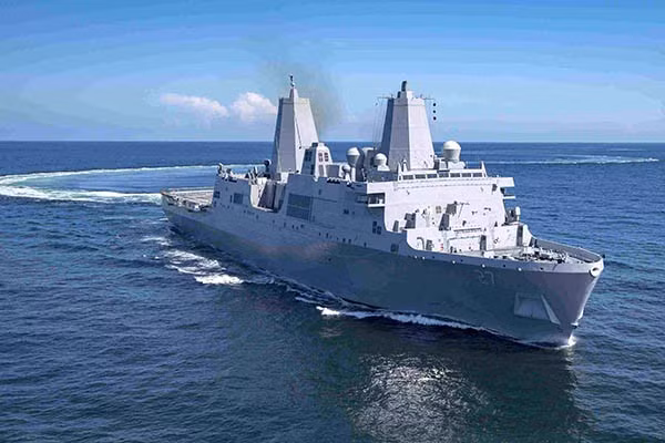 Trong thử nghiệm, AN/SEQ-3 đã đốt cháy cánh của UAV tìm cách tiếp cận tàu USS Ponce.