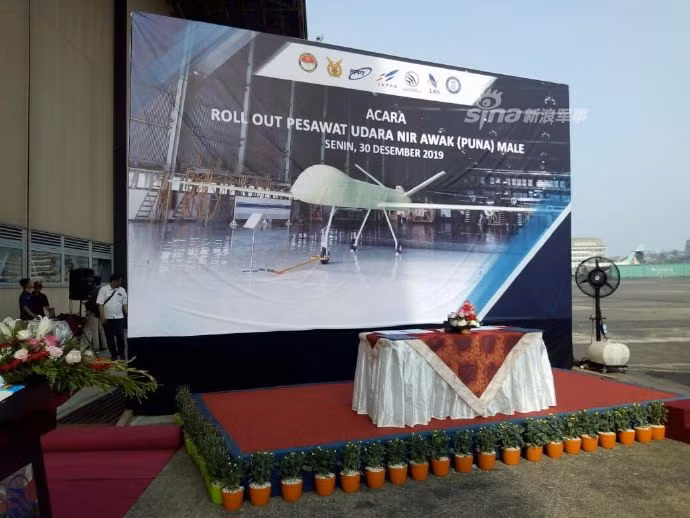 Khi hoạt động, máy bay không người lái này có khả năng bay liên tục khoảng 30 giờ đồng hồ và cần đường băng tối thiểu 700 mét để cất và hạ cánh. Nguồn ảnh: Sina.