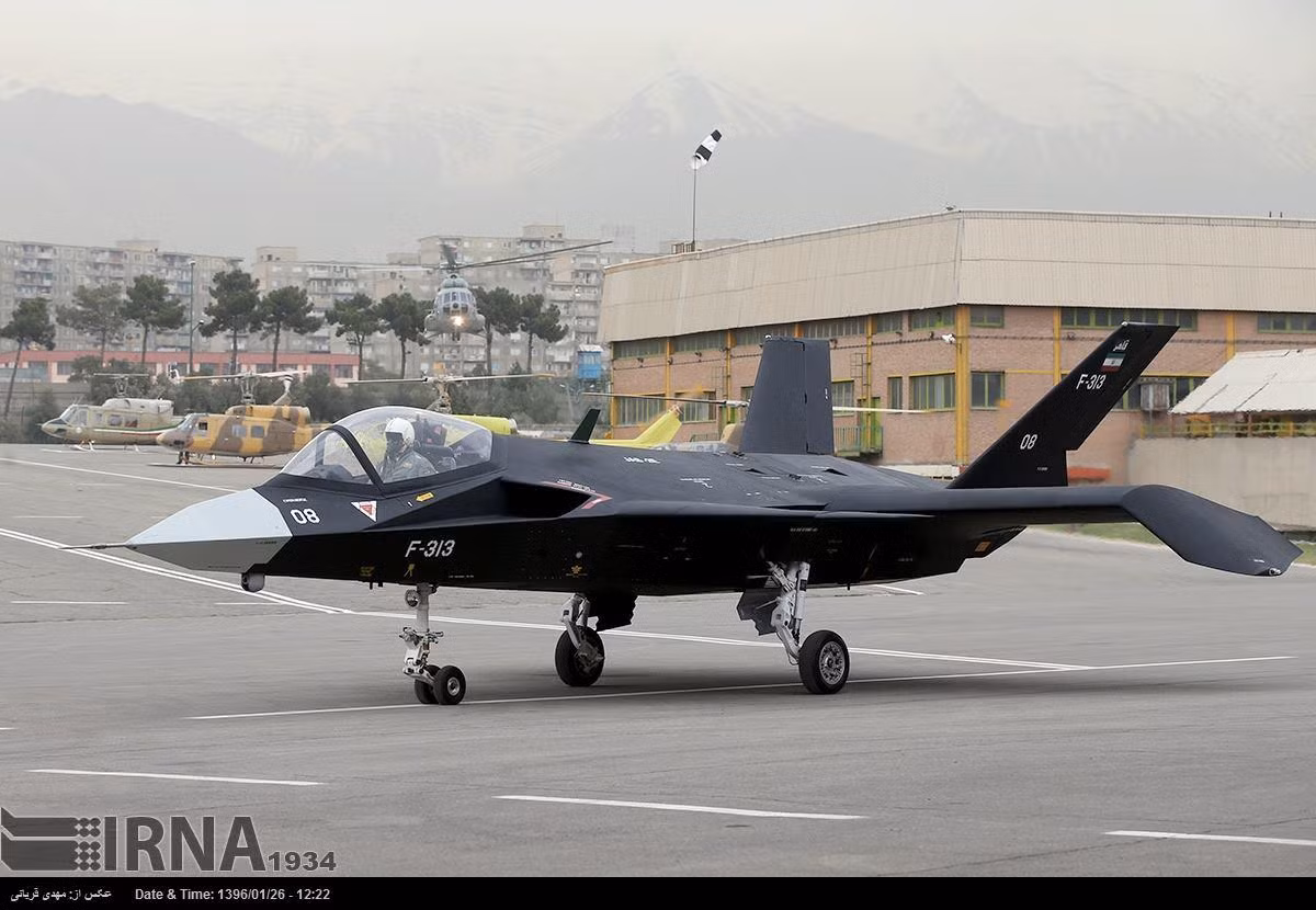 Cuối cùng là HESA F313 Qaher - chiến đấu cơ thế hệ năm do Iran tự nghiên cứu và phát triển. Đây cũng là chiến đấu cơ của Iran khiến thế giới bất ngờ nhất từ trước đến nay. Nguồn ảnh: IRNAnews.