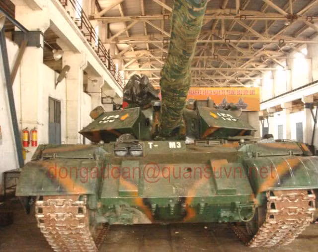 Trong quá khứ, xe tăng T-54 của Việt Nam từng được nâng cấp theo hướng tăng về hỏa lực với việc trang bị khẩu pháo cỡ nòng 105mm. Nguồn ảnh: Quansuvn.