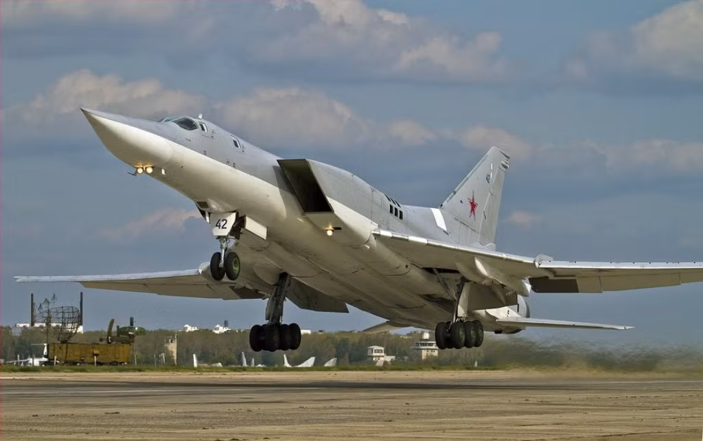 Hiện tại, phía Iran vẫn chưa lên tiếng "thanh minh" về lời cáo buộc có Tu-22M3 bay trên không phận của mình. Nguồn ảnh: Rumil.