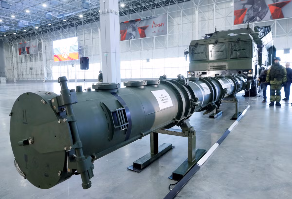 Việc loại biên bớt vũ khí hạt nhân ra khỏi biên chế sẽ đòi hỏi các nhà khoa học và tướng lĩnh quân sự của Nga phải phát triển được một loại vũ khí mới, có khả năng thay thế cho vũ khí hạt nhân trong tương lai. Nguồn ảnh: Rumil.