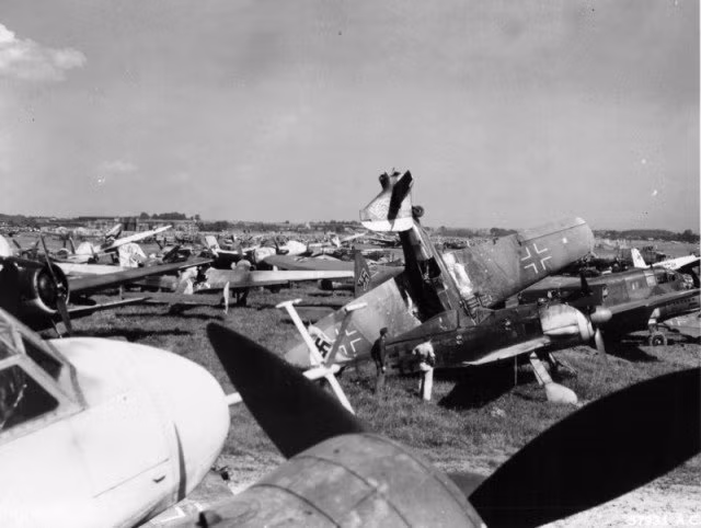 Tiêm kích và cường kích cơ của Đức. Nguồn ảnh: Warhistory.