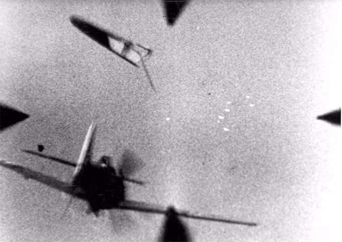 Diễn ra từ ngày 1/1/1945, chiến dịch Đế giầy (Operation Bodenplatte) được không quân Luftwaffe thực hiện nhằm làm suy yếu bớt sức mạnh của Không quân đồng minh, giúp chiến dịch Bulge của bộ binh Đức diễn ra thuận lợi hơn. Nguồn ảnh: Totalgermany.