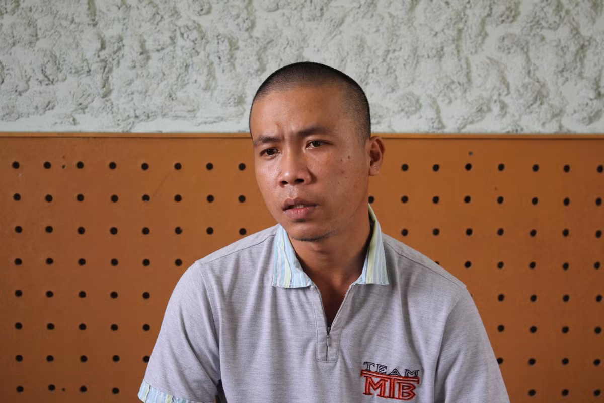 Đối tượng Huỳnh Hắc Nguyên tại trụ sở công an.