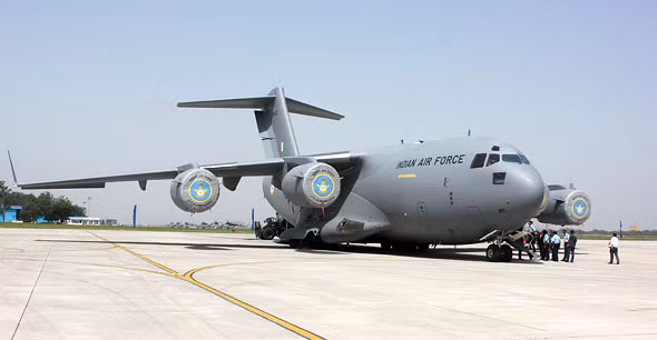 Tới năm 2017, phía Mỹ lại đồng ý bán cho Ấn Độ một chiếc C-17 nữa trong kho dự trữ của mình với giá 366 triệu USD cùng với toàn bộ thiết bị, phụ tùng bảo dưỡng. Phi vụ mua bán C-17 cuối cùng này đã nâng tổng số phi cơ C-17 của Ấn Độ lên con số 11 chiếc. Nguồn ảnh: IndianAIF.