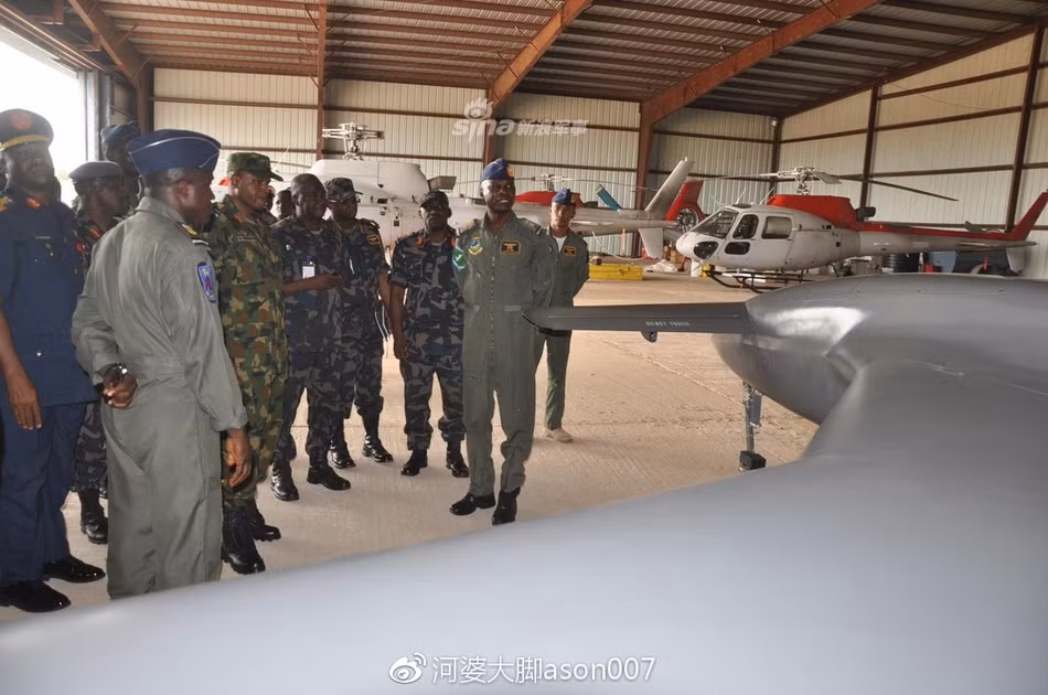 Theo truyền thông của Nigeria, do có khả năng mang vũ khí khá hạn chế, CH-3A thường được sử dụng vào mục đích do thám và chỉ điểm, căn chỉnh đường bắn của pháo binh nhiều hơn là tham gia vào nhiệm vụ tấn công. Nguồn ảnh: Ason.