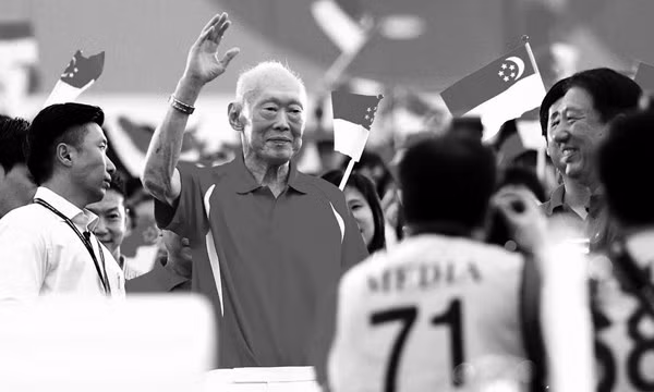 Về tự do ngôn luận: "Tự do báo chí và tự do ngôn luận phải nhường quyền ưu tiên cho những lợi ích thiết yếu, toàn vẹn của đất nước. Chúng cũng là công cụ đắc lực của một chính phủ ưu việt nhất".