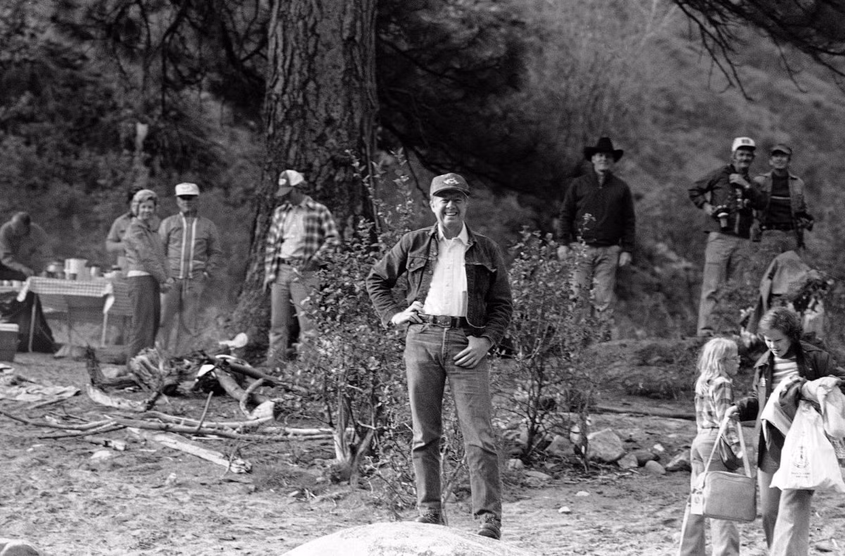 Tổng thống Jimmy Carter (ở giữa ảnh) trong chuyến đi nghỉ ở Idaho năm 1978.