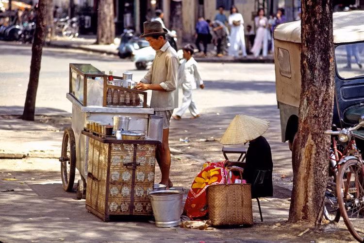 Quầy nước sâm vỉa hè.