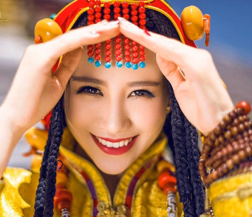 Một nghiên cứu khoa học cho kết quả kinh ngạc rằng, trong cơ thể người Tây Tạng có loại gene EPAS1 giúp tạo ra một loại protein có khả năng điều chỉnh lượng oxy trong cơ thể để thích nghi với môi trường trên cao và không khí loãng (có lúc chỉ còn 30% lượng oxy trong không khí).