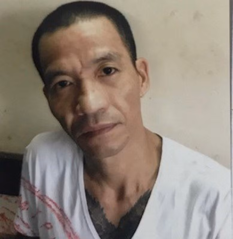 Cũng theo hồ sơ của Công an, Long có tới 4 tiền án, 3 tiền sự, trong đó 90% tội liên quan đến cố ý gây thương tích. Biệt danh Long "máy chém" xuất phát từ thời thanh niên, khi anh trai Hải "Bánh" làm trùm giang hồ đất Bắc. Thời điểm đó, các cuộc "giao chiến" với đối thủ, Long đều trực tiếp tham gia đâm chém người. 